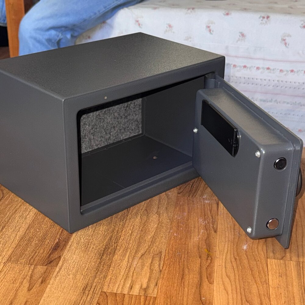 Em-D-Kay E1N Digital Entry Security Safe Withe Keypad and Key Override - Picture 4 of 12